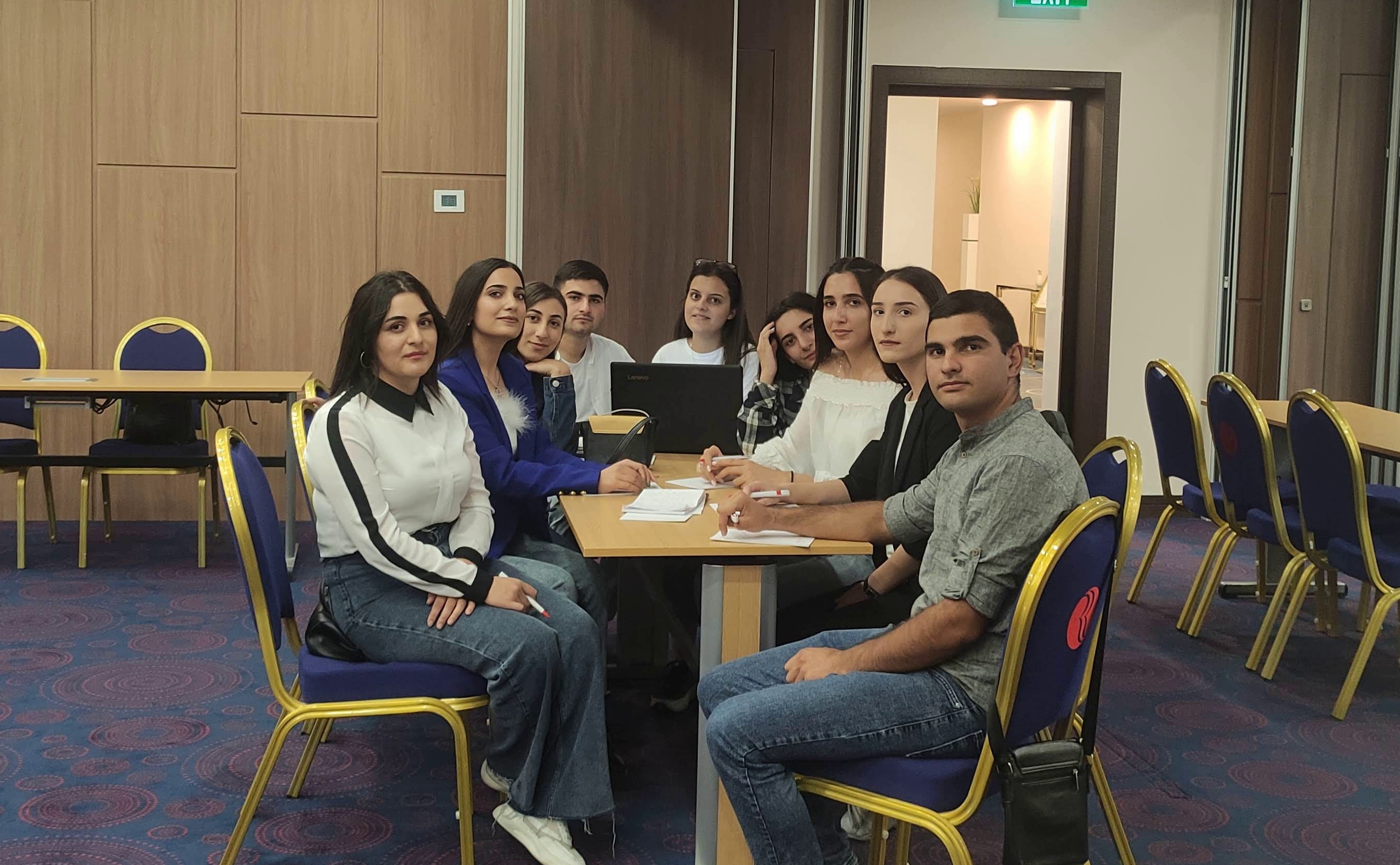 ուսանողներ