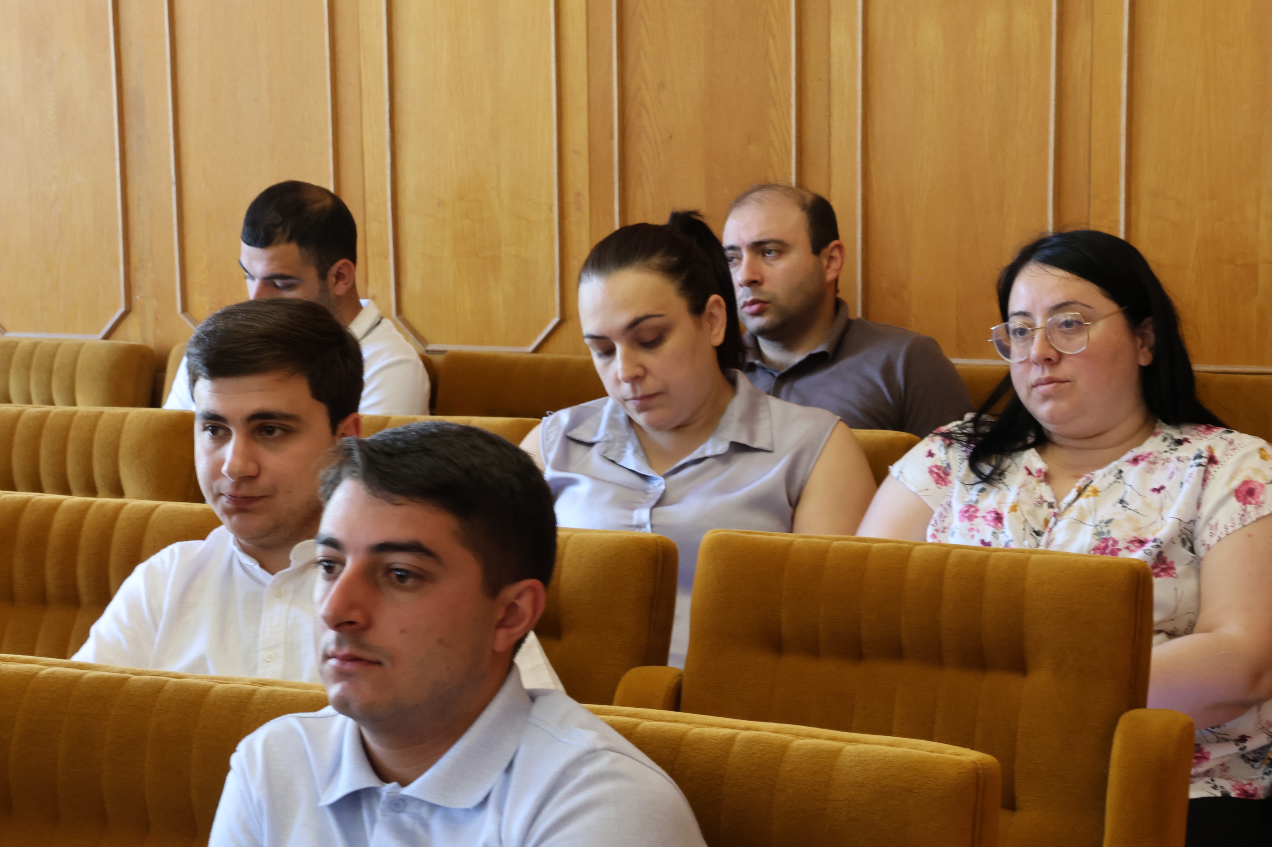 հանդիպումներ