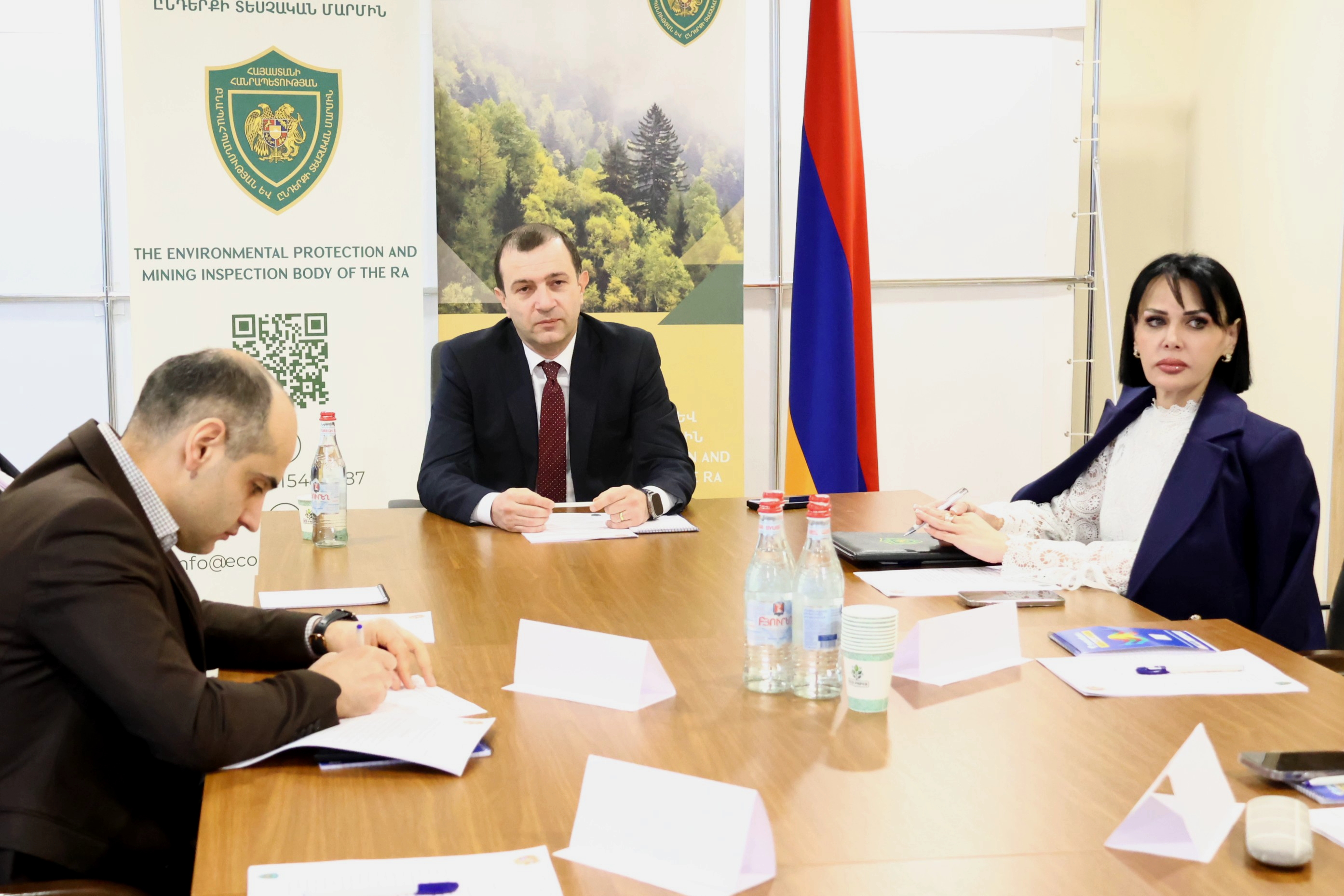  խորհրդակցական խումբ