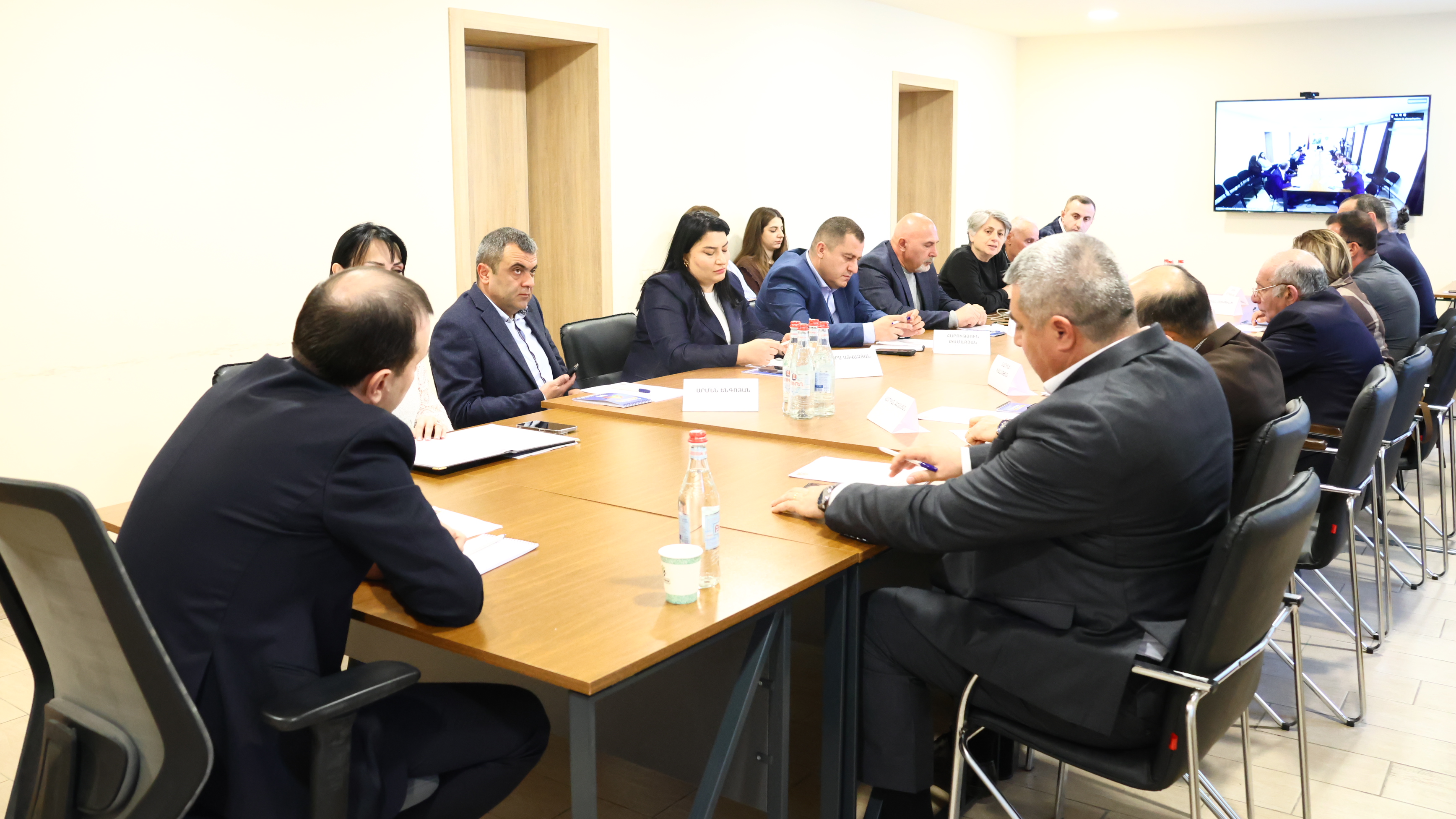  խորհրդակցական խումբ